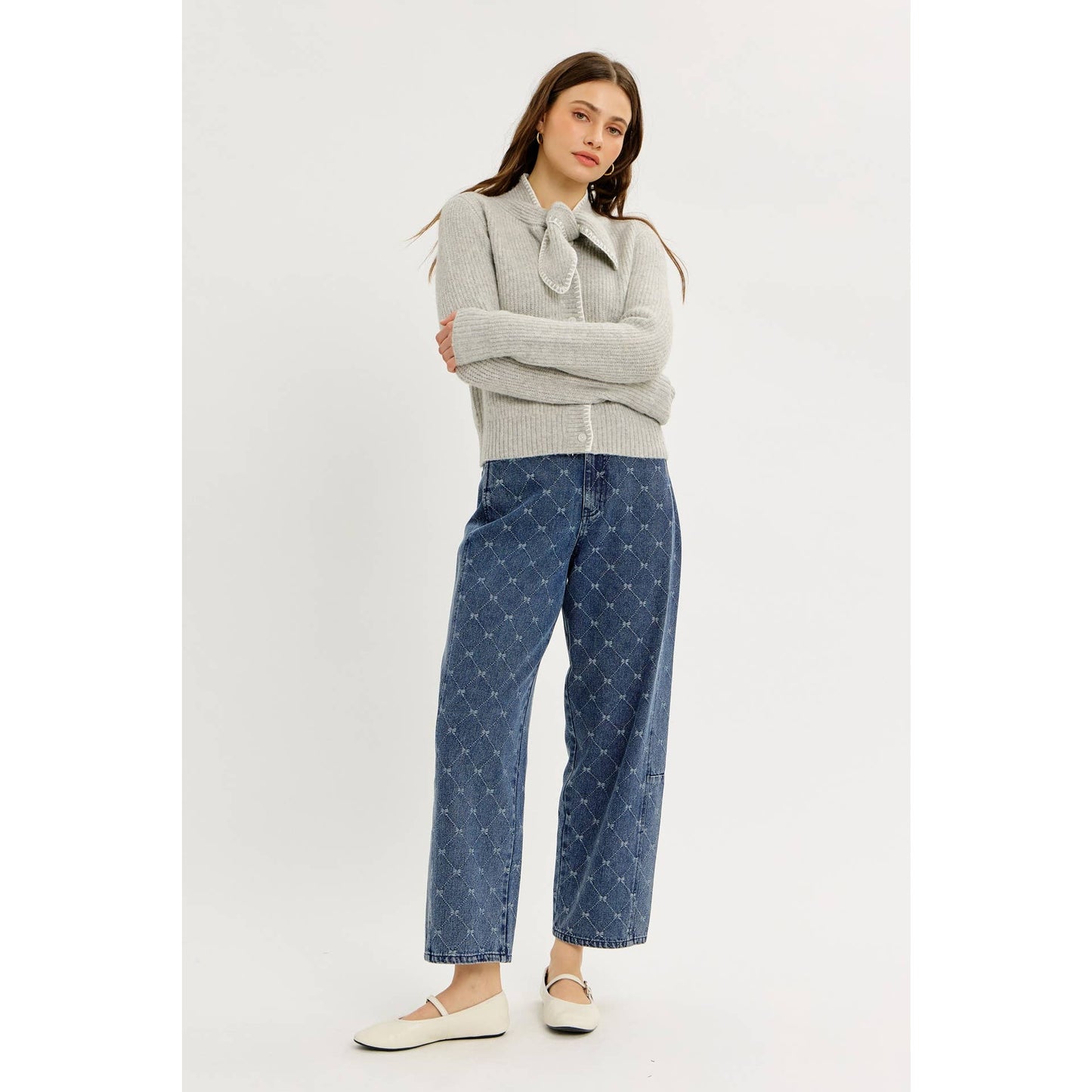 idem ditto - ELEVATED WASHED DENIM BARREL PANTS IN BOW-TEXTURED DETAIL