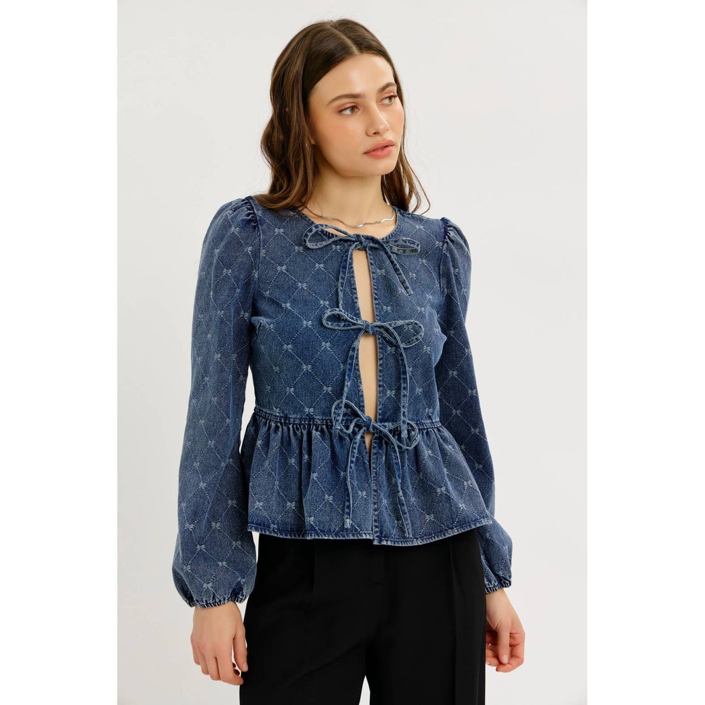 idem ditto - MINERAL-WASHED BOW TIE FRONT BABYDOLL DENIM TOP