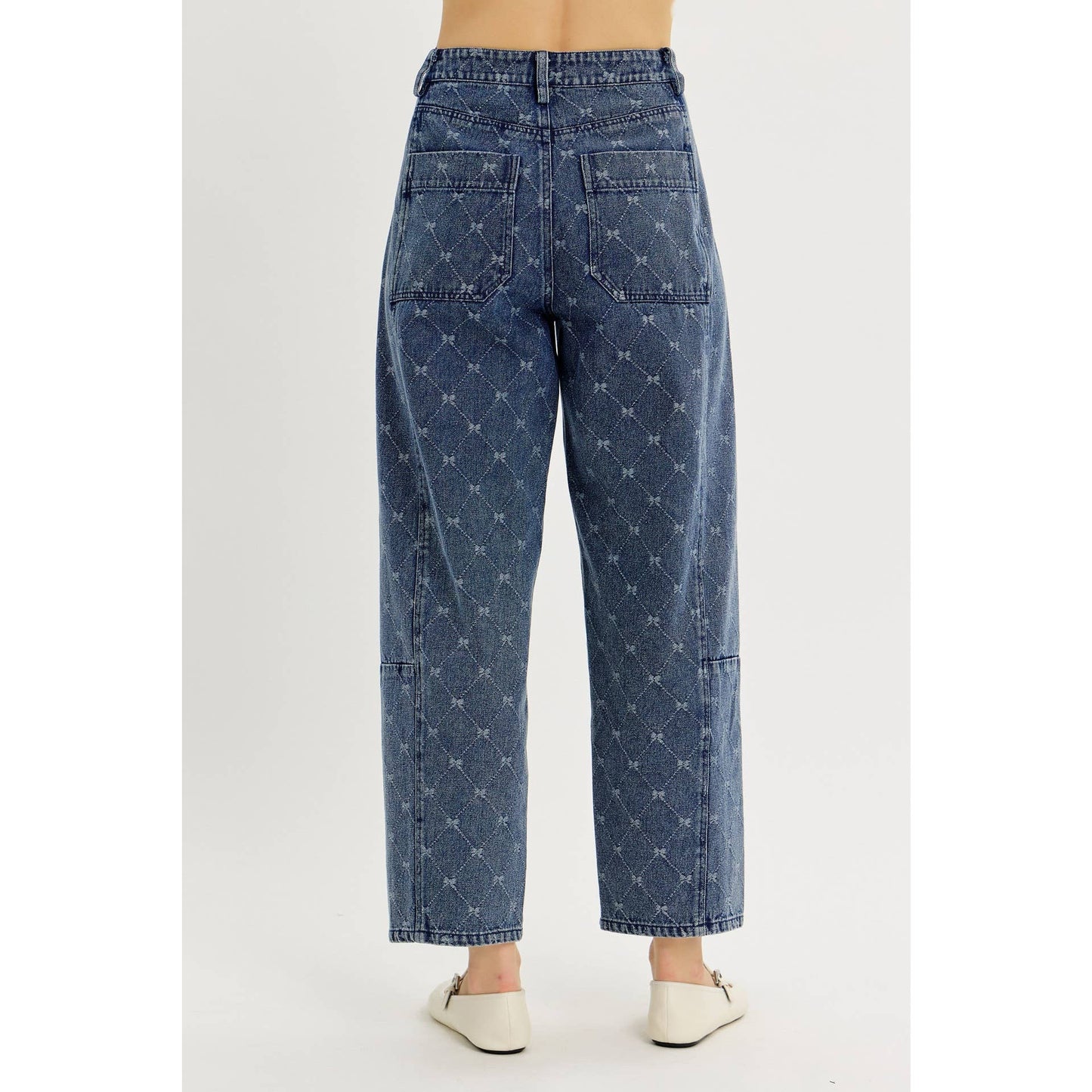 idem ditto - ELEVATED WASHED DENIM BARREL PANTS IN BOW-TEXTURED DETAIL