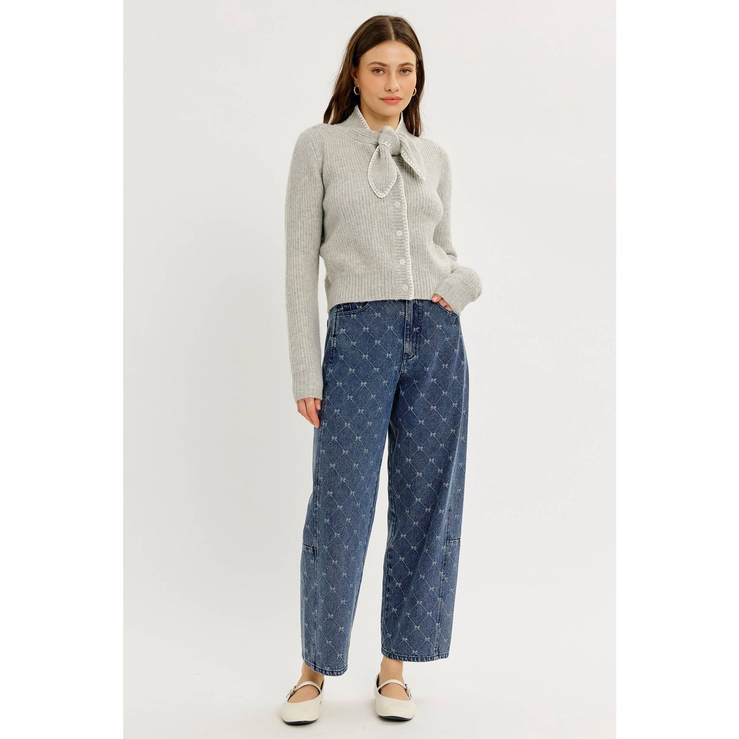 idem ditto - ELEVATED WASHED DENIM BARREL PANTS IN BOW-TEXTURED DETAIL