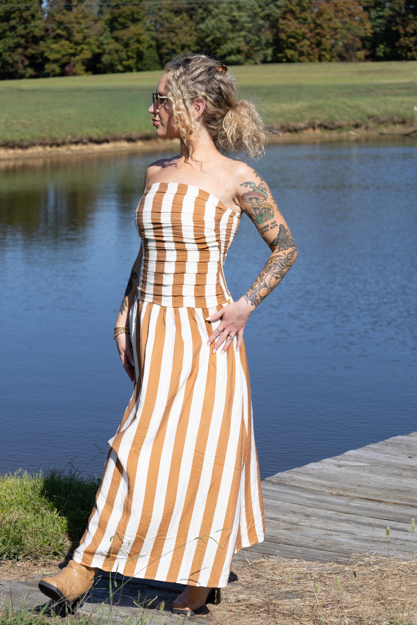 Moon River - VERTICAL STRIPE STRAPLESS MIDI DRESS TAN